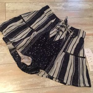 NWT patrons of peace Shorts